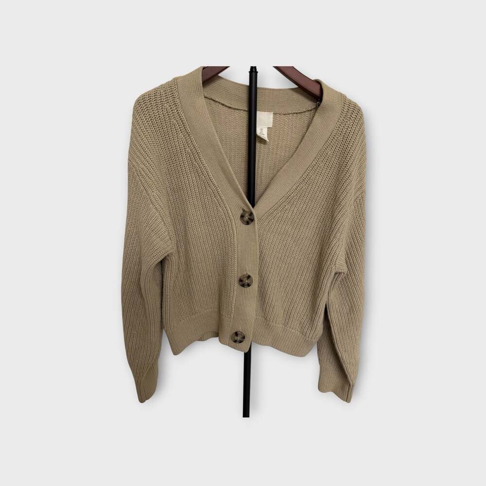 H&M Women's Rib-Knit V-Neck Button-Up Cropped Cardigan in Beige